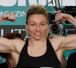Lauren Price wins world welterweight championship